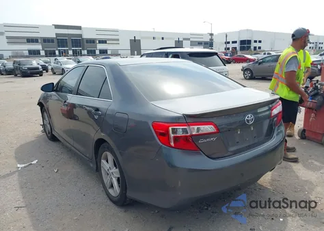 2014 Toyota Camry Se z USA, uszkodzony, nr VIN 4T1BF1FK2EU857891